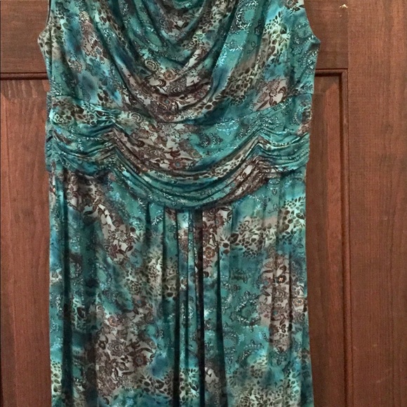 Sleeveless Dress - Picture 2 of 2